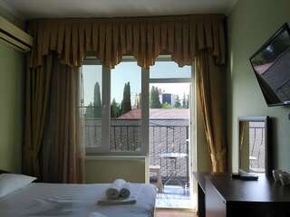 Гостиница Белый Орёл Сочи Двухместный номер с 1 кроватью или 2 отдельными кроватями и балконом-6