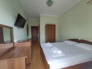 Гостиница Белый Орёл Сочи Двухместный номер с 1 кроватью или 2 отдельными кроватями и балконом-3